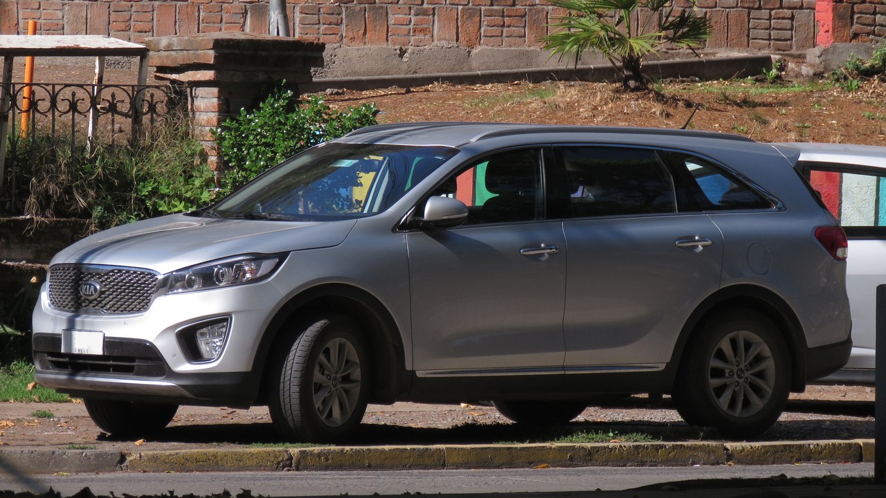 Kia Sorento — Image Credit: RL GNZLZ from Chile - CC BY-SA 2.0/Wiki Commons