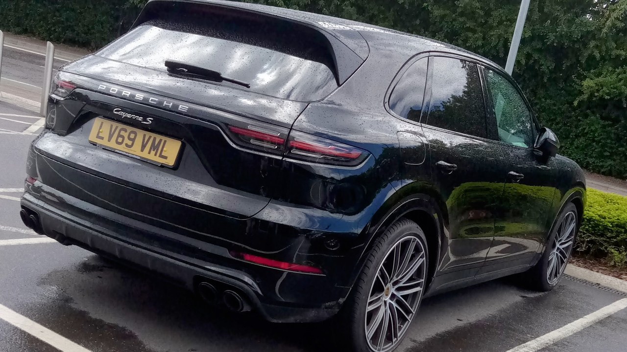 Porsche Cayenne — Image Credit: Calreyn88 - CC BY-SA 4.0/Wiki Commons