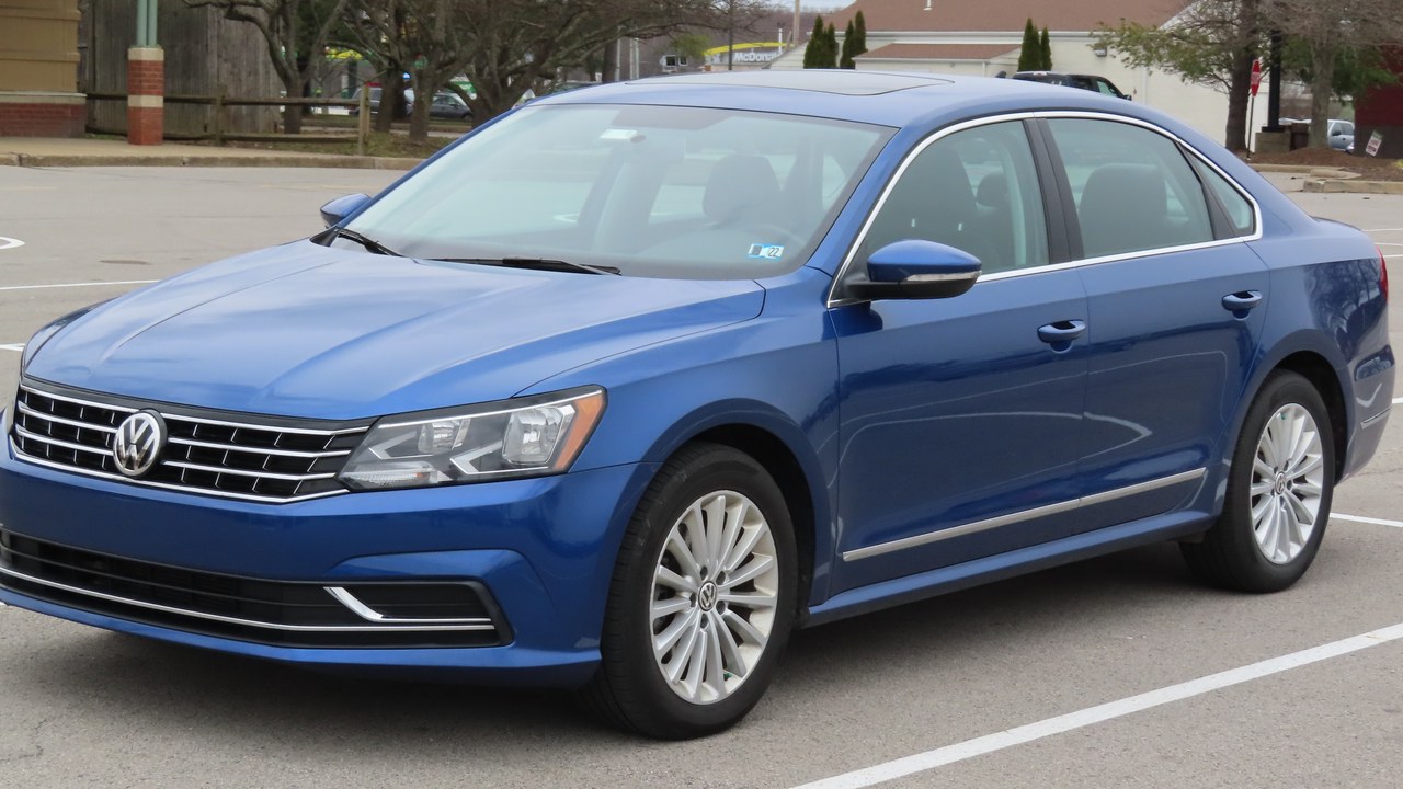 Volkswagen Passat — Image Credit: MercurySable99 - CC BY-SA 4.0/Wiki Commons