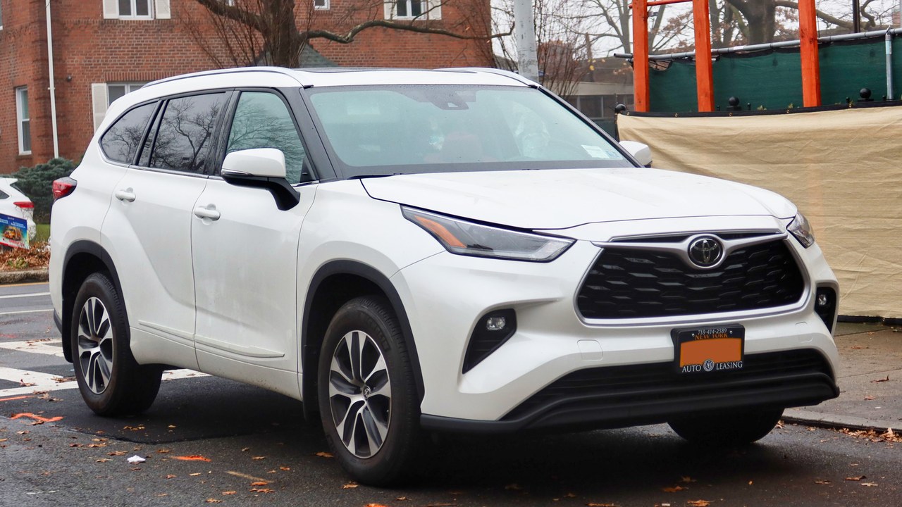 Toyota Highlander — Image Credit: Kevauto - CC BY-SA 4.0/Wiki Commons