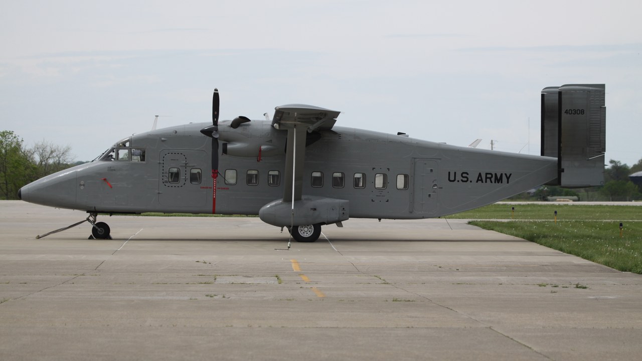 Short C-23 Sherpa smokejumper aircraft — Image Credit: Aeroprints.com - CC BY-SA 3.0/Wiki Commons