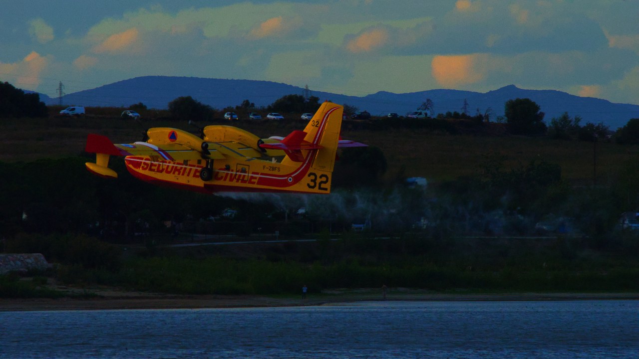 Bombardier 415 Superscooper — Image Credit: Yebaco - CC BY-SA 4.0/Wiki Commons