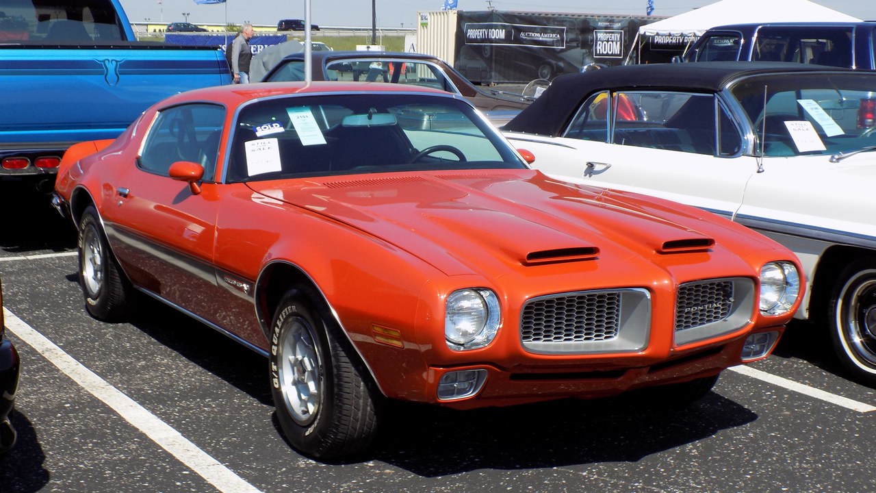 1970s Pontiac Firebird — Image Credit: Greg Gjerdingen from Willmar, USA - CC BY 2.0/Wiki Commons