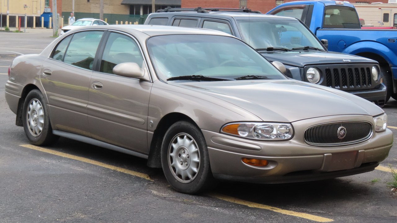 Buick LeSabre (2000) — Image Credit: MercurySable99 - CC BY-SA 4.0/Wiki Commons