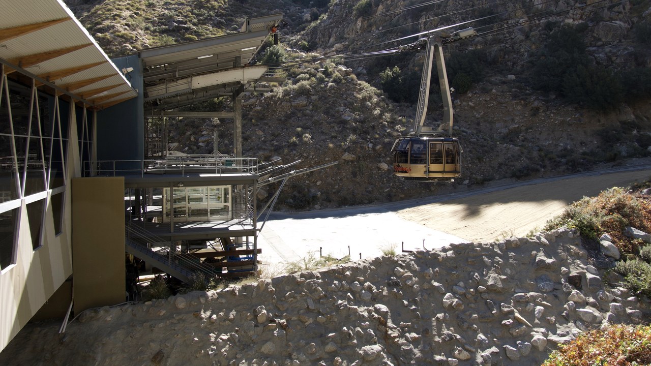 Palm Springs Aerial Tramway — Image Credit: Gillfoto - CC BY-SA 4.0/Wiki Commons
