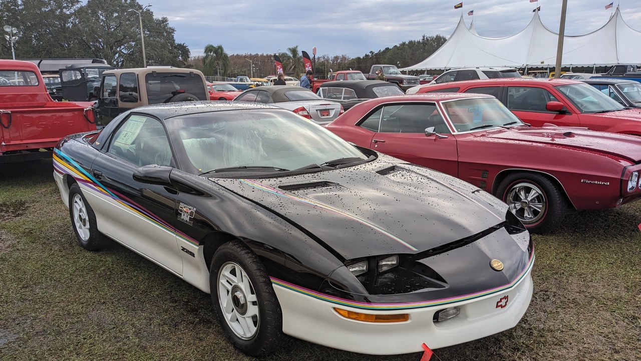 Chevrolet Camaro Z28 (1993) — Image Credit: Pokemonprime - CC BY 4.0/Wiki Commons