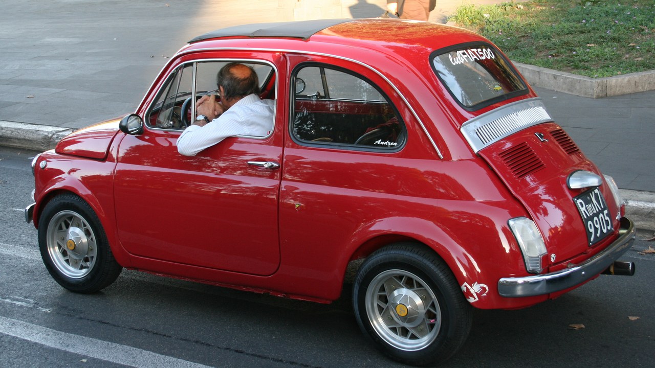 Fiat 500 — Image Credit: Jean-Pol GRANDMONT - CC BY-SA 3.0/Wiki Commons
