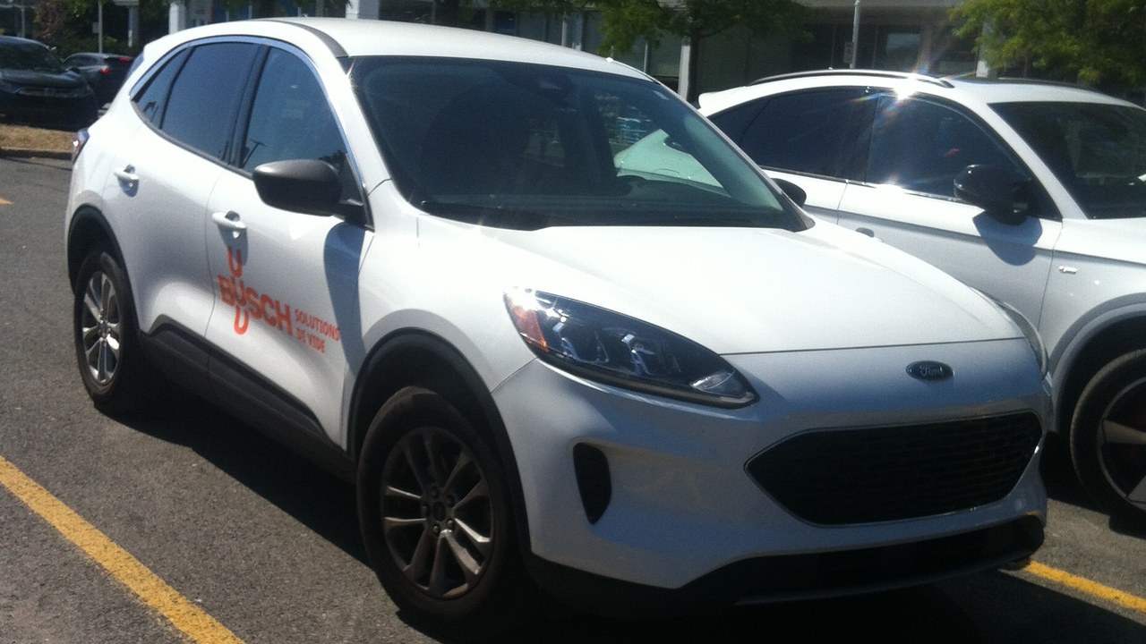 Ford Escape — Image Credit: Bull-Doser - Public domain/Wiki Commons