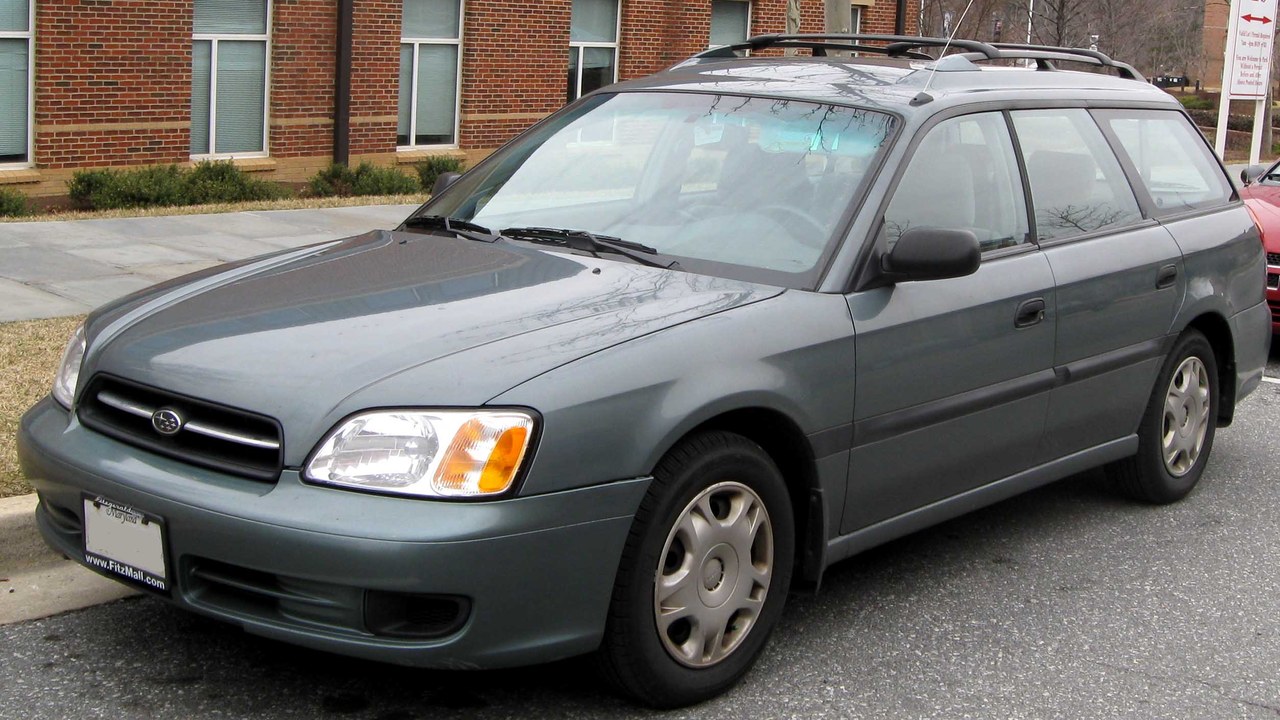 Subaru Legacy (2000-2004) — Image Credit: IFCAR - Public domain/Wiki Commons