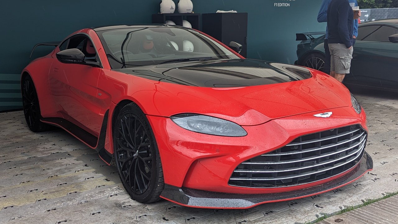 Aston Martin V12 Vantage — Image Credit: Calreyn88 - CC0/Wiki Commons