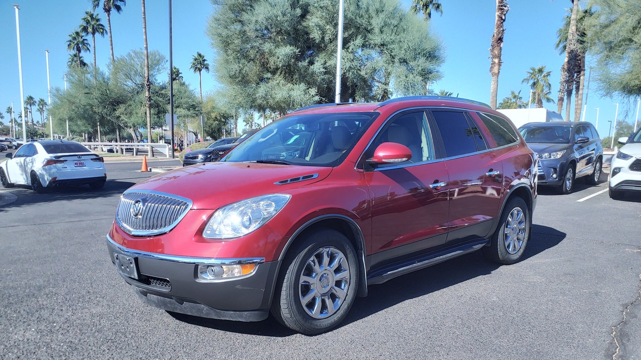2010 Buick Enclave — Image Credit: HJUdall - CC0/Wiki Commons