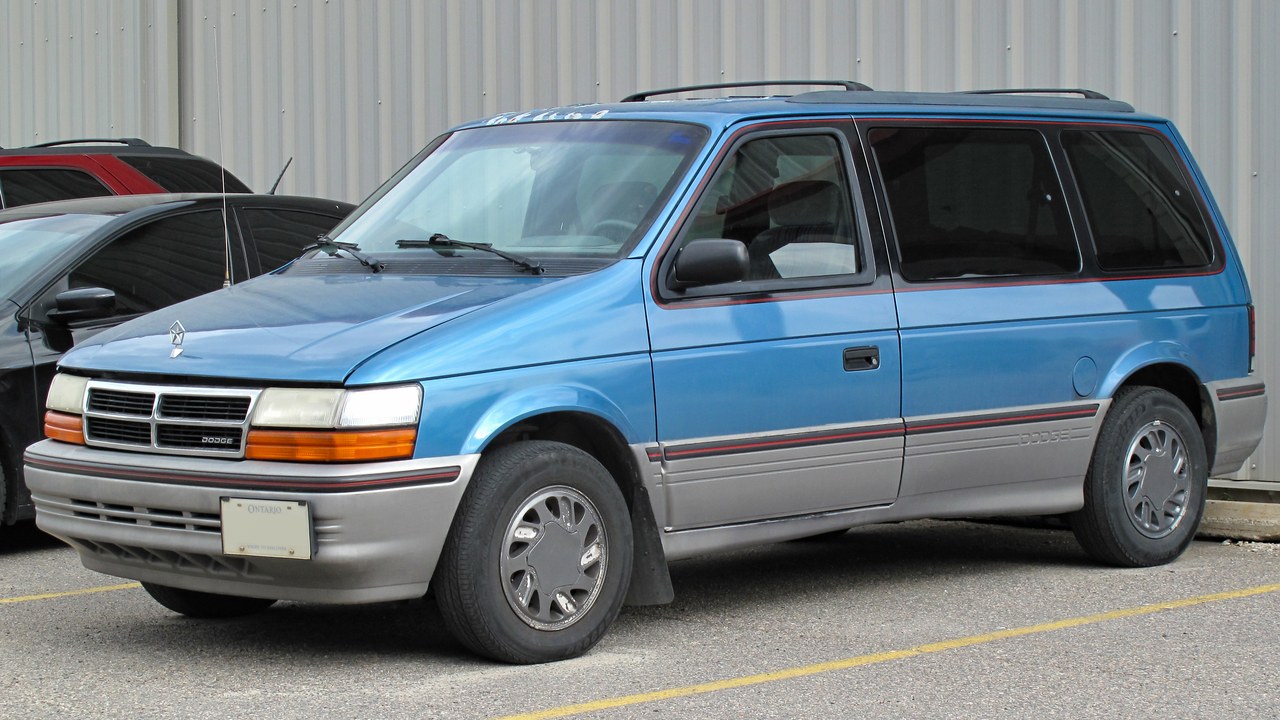 Dodge Caravan — Image Credit: Elise240SX - CC BY-SA 4.0/Wiki Commons