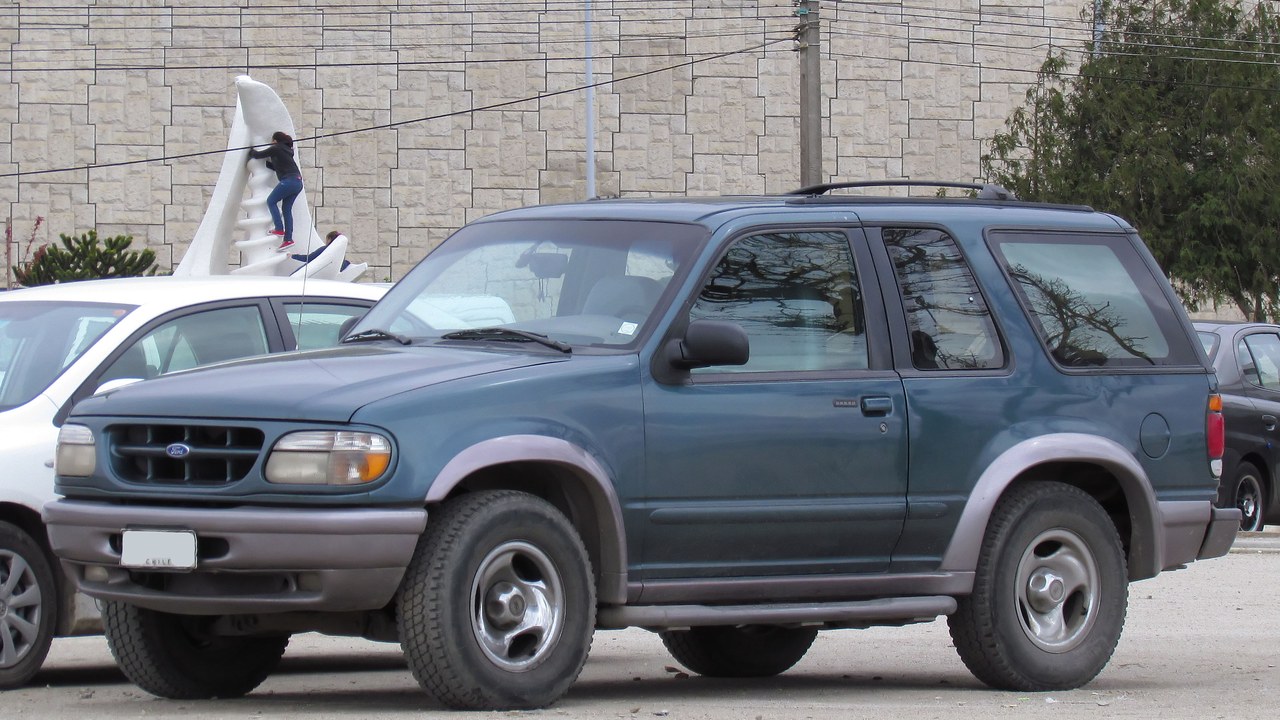Ford Explorer (first generation) — Image Credit: order_242 from Chile - CC BY-SA 2.0/Wiki Commons