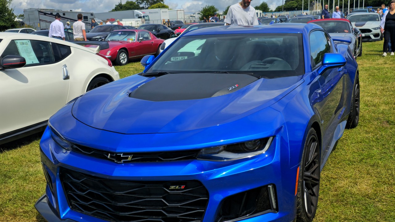 Chevrolet Camaro ZL1 (the opposite) — Image Credit: Calreyn88 - CC BY-SA 4.0/Wiki Commons