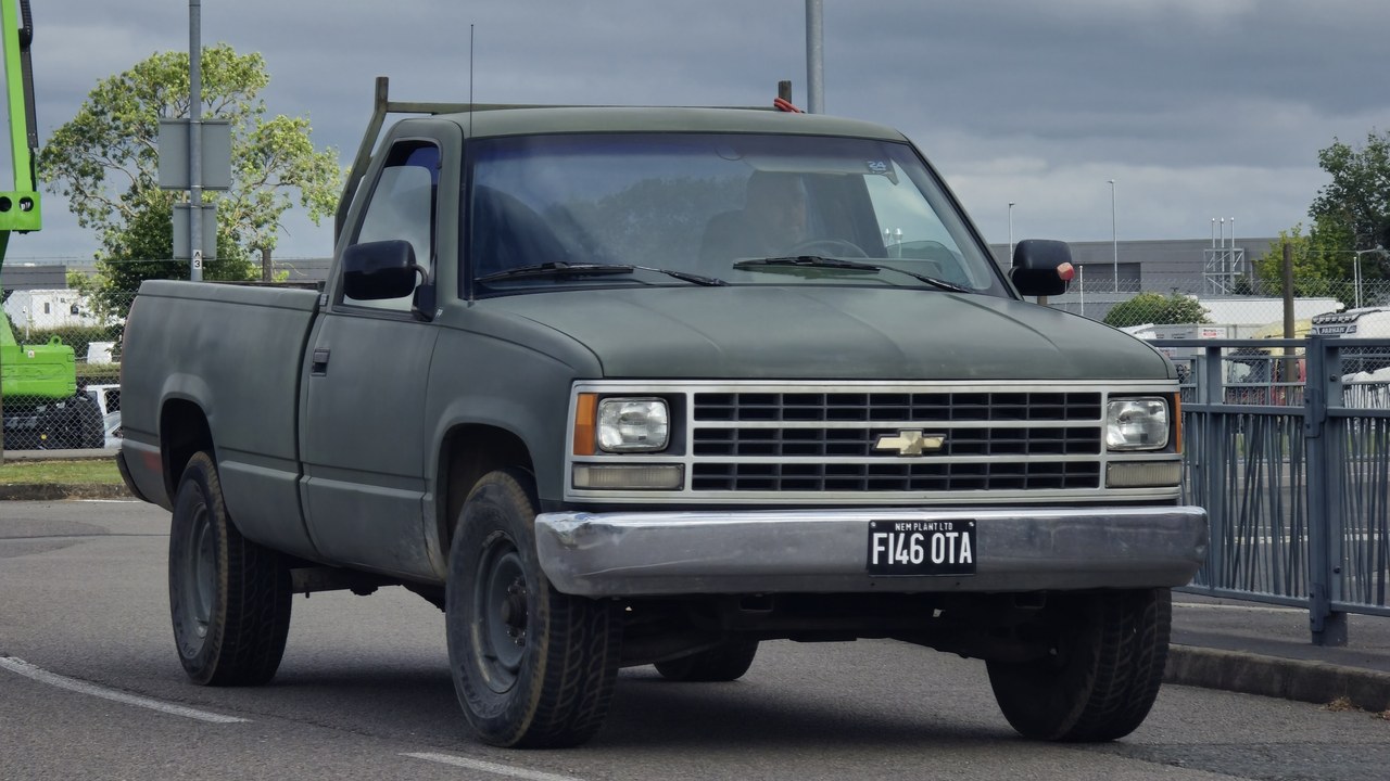 1988 Chevrolet C/K (GMT400) — Image Credit: Calreyn88 - CC BY-SA 4.0/Wiki Commons