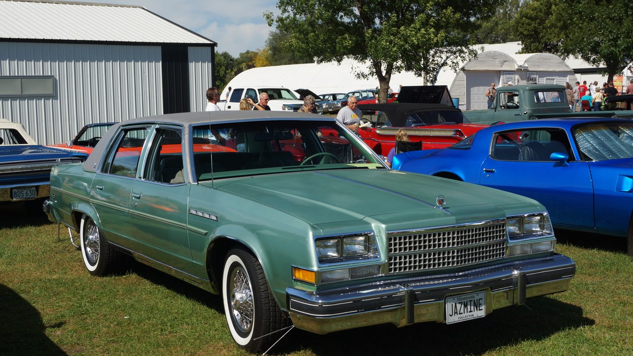 1977 Buick Electra — Image Credit: Greg Gjerdingen from Willmar, USA - CC BY 2.0/Wiki Commons