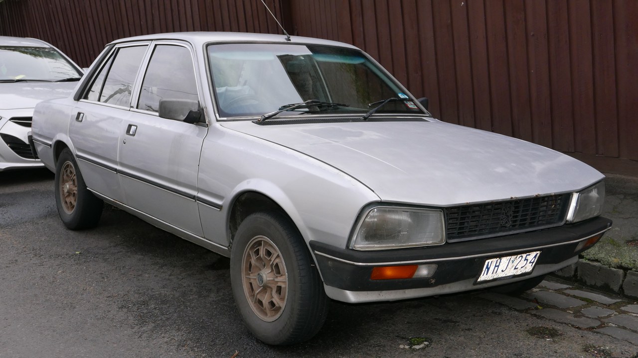 Peugeot 505 Diesel — Image Credit: OSX - Public domain/Wiki Commons