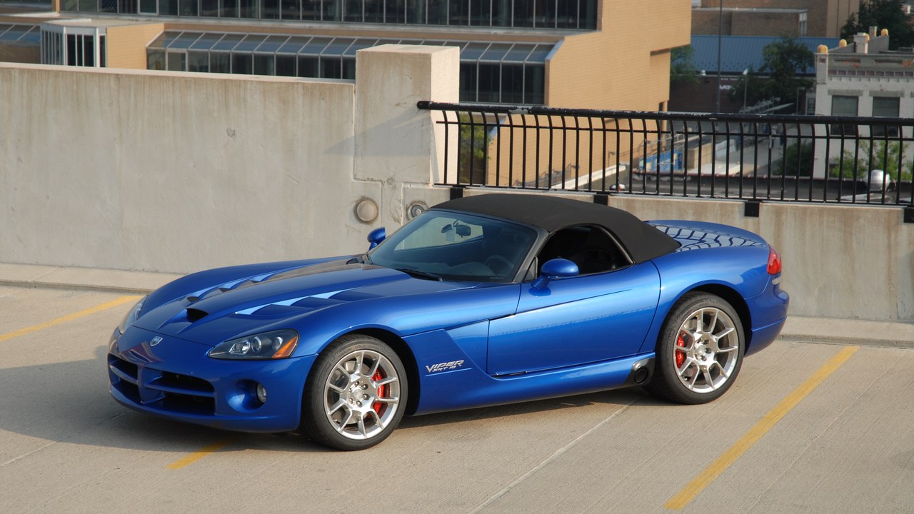 2008 Dodge Viper SRT-10 — Image Credit: Viperengineer at English Wikipedia - Public domain/Wiki Commons
