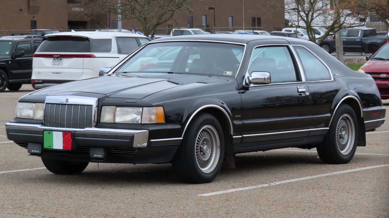 Lincoln Mark VII diesel — Image Credit: MercurySable99 - CC BY-SA 4.0/Wiki Commons