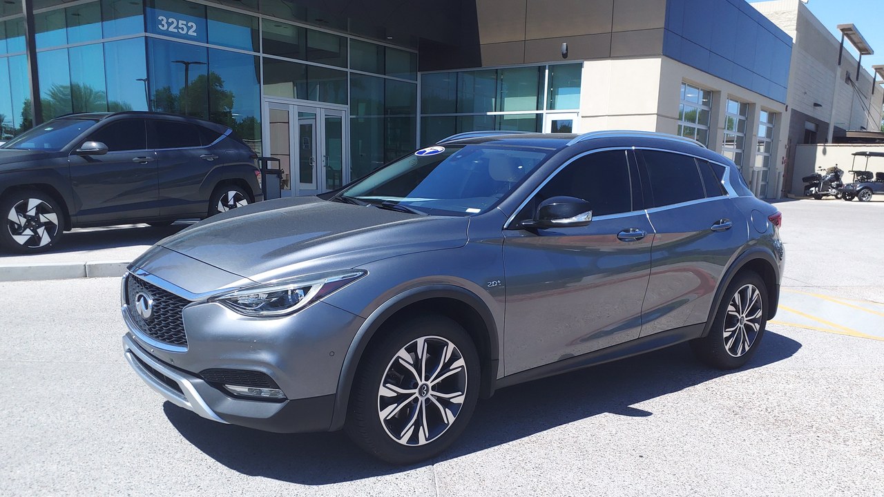 Infiniti QX30 — Image Credit: HJUdall - CC0/Wiki Commons
