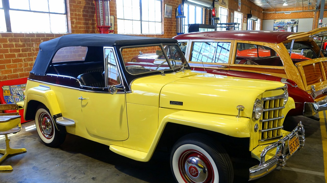 Willys Jeepster — Image Credit: Daderot - CC0/Wiki Commons