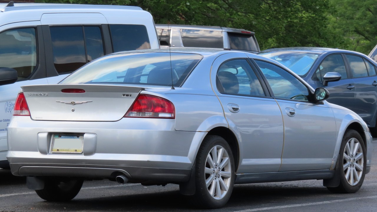 Chrysler Sebring — Image Credit: MercurySable99 - CC BY-SA 4.0/Wiki Commons