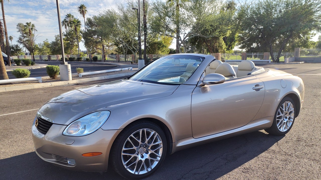 Lexus SC 430 — Image Credit: HJUdall - CC0/Wiki Commons