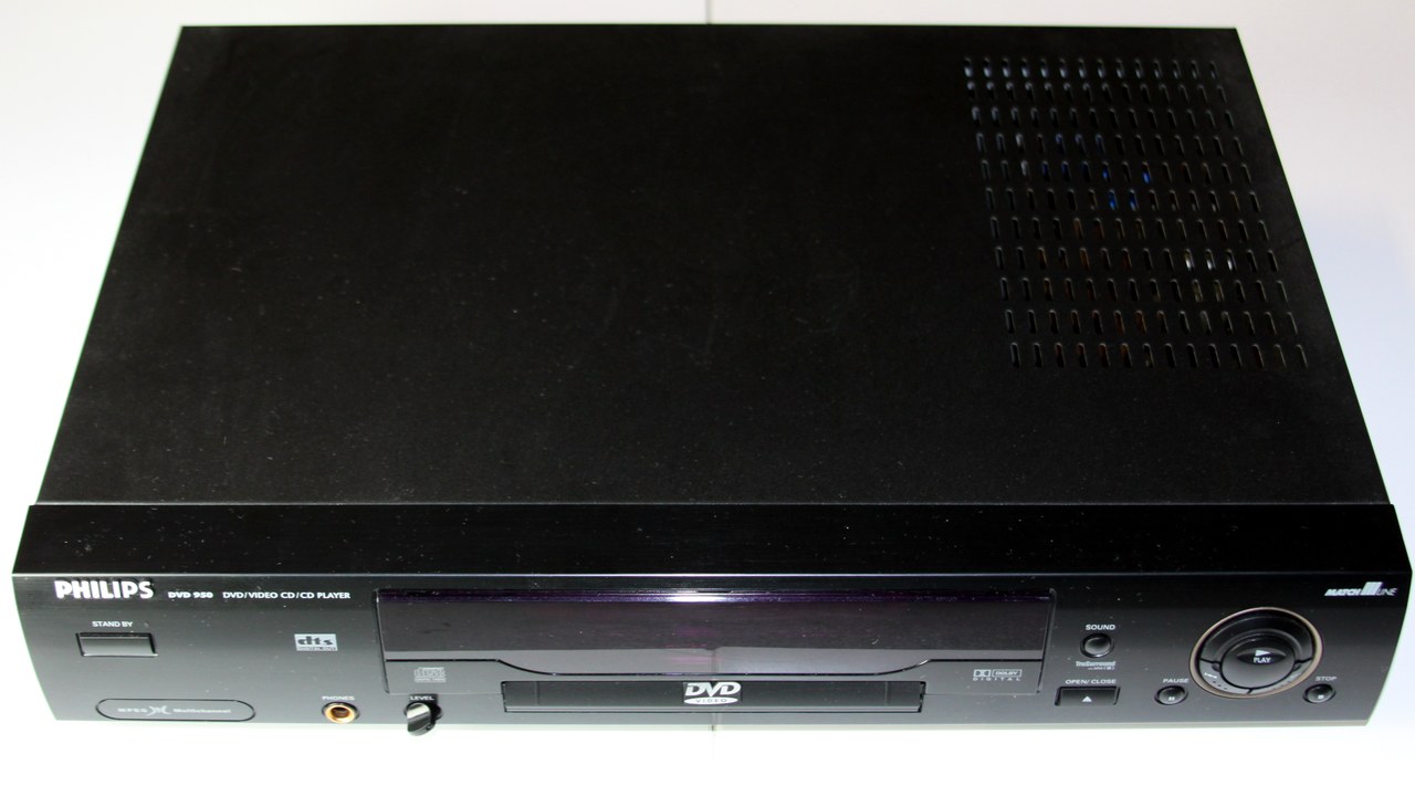 DVD player — Image Credit: Morn - CC BY-SA 4.0/Wiki Commons