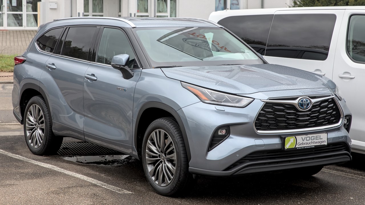 Toyota Highlander Hybrid — Image Credit: Alexander Migl - CC BY-SA 4.0/Wiki Commons
