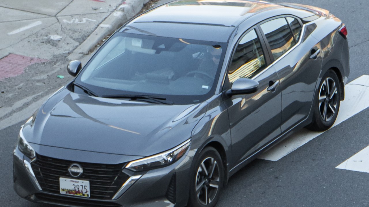 Nissan Sentra — Image Credit: OWS Photography - CC BY 4.0/Wiki Commons