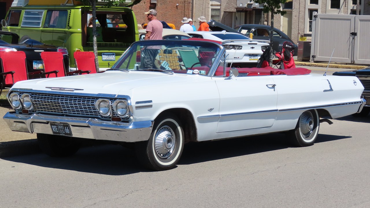 Chevrolet Impala (1963) — Image Credit: MercurySable99 - CC BY-SA 4.0/Wiki Commons