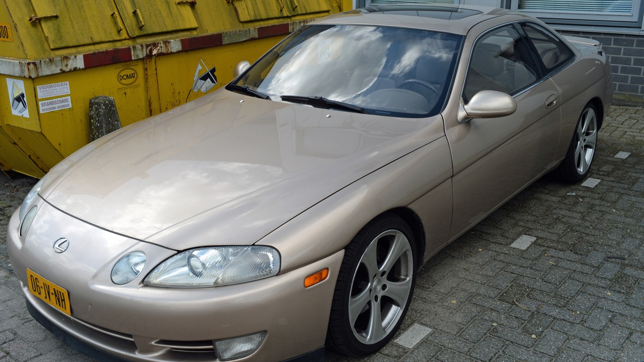 Lexus SC 400 — Image Credit: free photos & art - CC BY 2.0/Wiki Commons