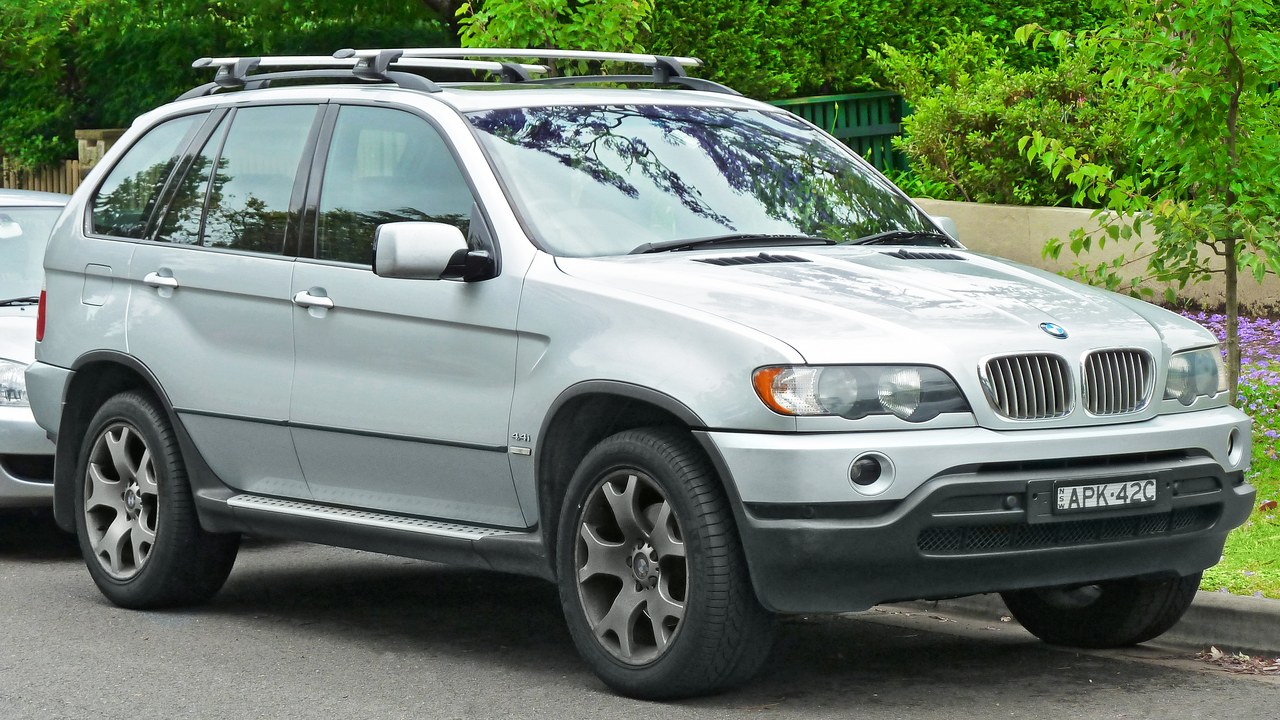 BMW X5 — Image Credit: OSX - Public domain/Wiki Commons
