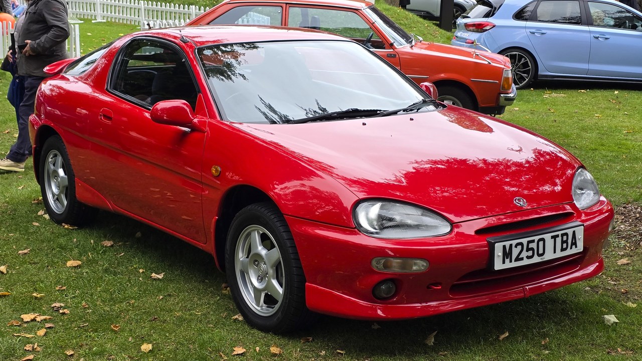Mazda MX-3 — Image Credit: MrWalkr - CC BY-SA 4.0/Wiki Commons