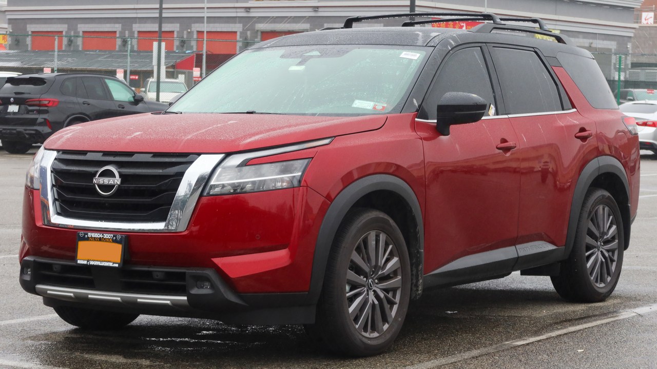 Nissan Pathfinder — Image Credit: Kevauto - CC BY-SA 4.0/Wiki Commons