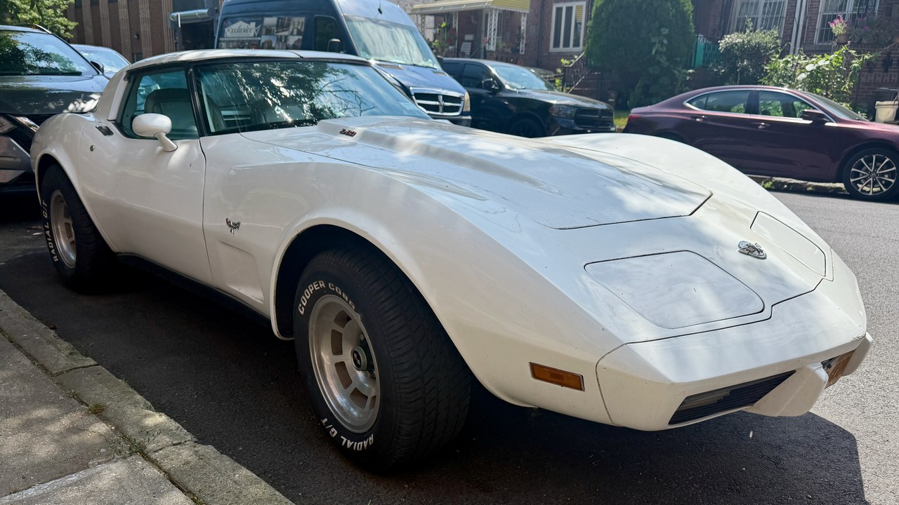 Chevrolet Corvette (1979) — Image Credit: Oleg Yunakov - CC BY-SA 4.0/Wiki Commons