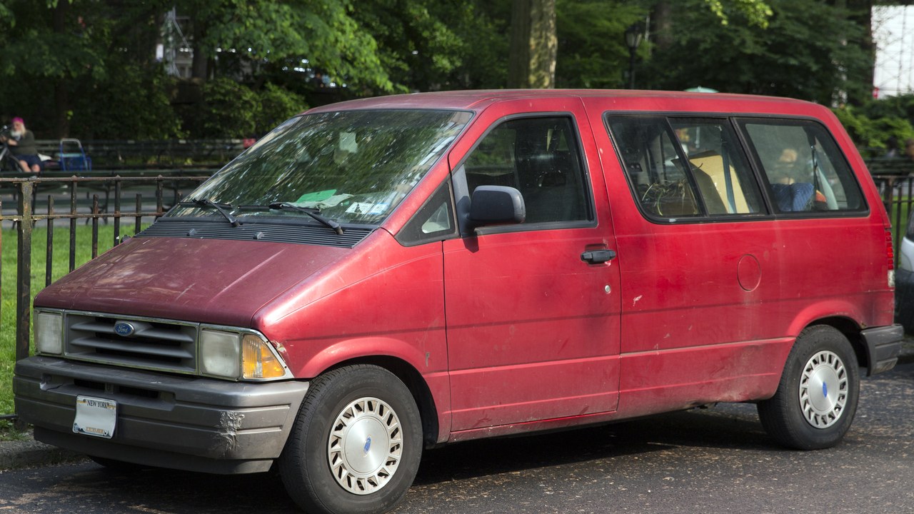 Ford Aerostar — Image Credit: Mr.choppers - CC BY-SA 4.0/Wiki Commons