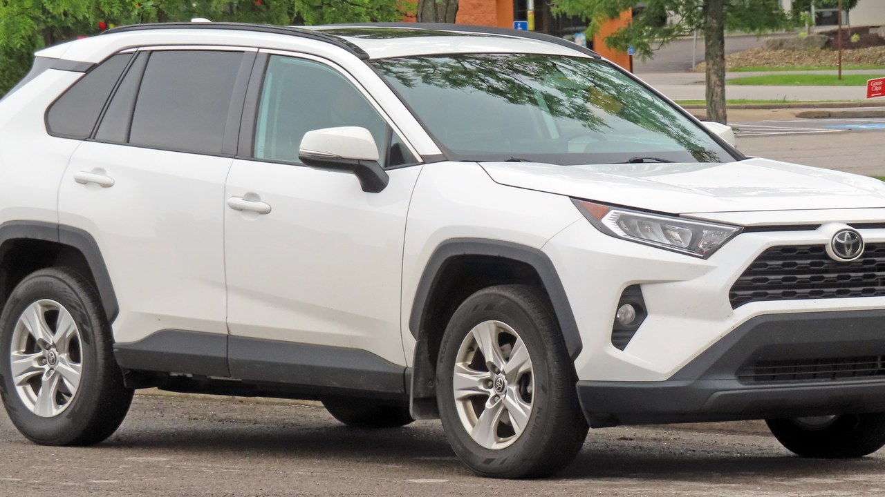 Toyota RAV4 — Image Credit: MercurySable99 - CC BY-SA 4.0/Wiki Commons