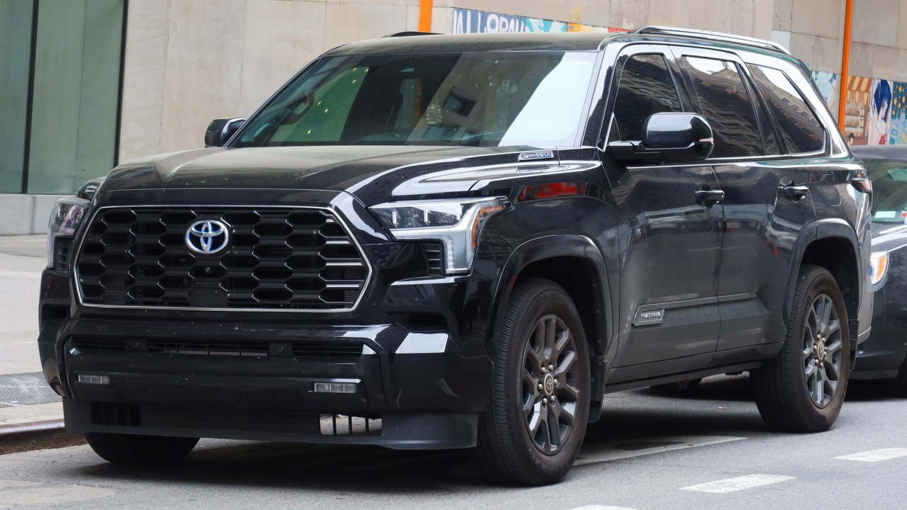 Toyota Sequoia — Image Credit: Kevauto - CC BY-SA 4.0/Wiki Commons