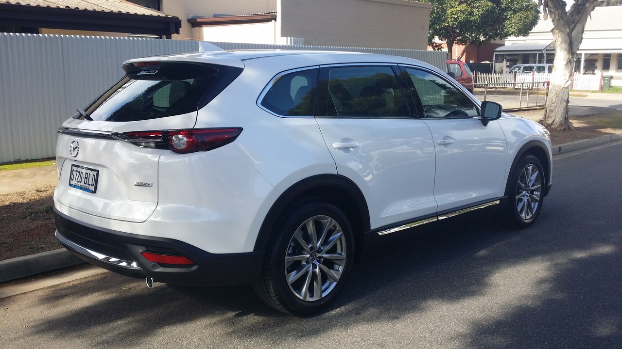 Mazda CX-9 — Image Credit: TuRbO_J from Adelaide, Australia - CC BY 2.0/Wiki Commons