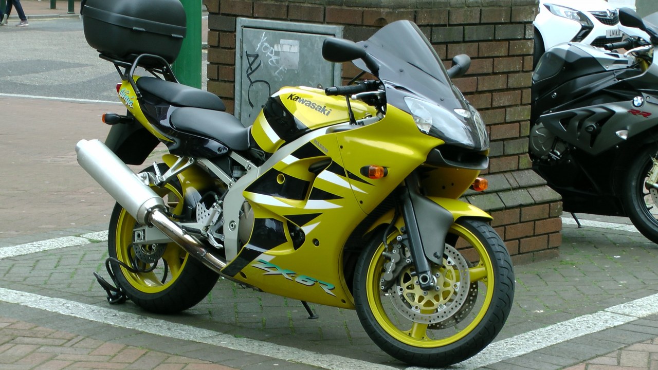 Kawasaki Ninja ZX-6R — Image Credit: Alex Borland - CC0/Wiki Commons