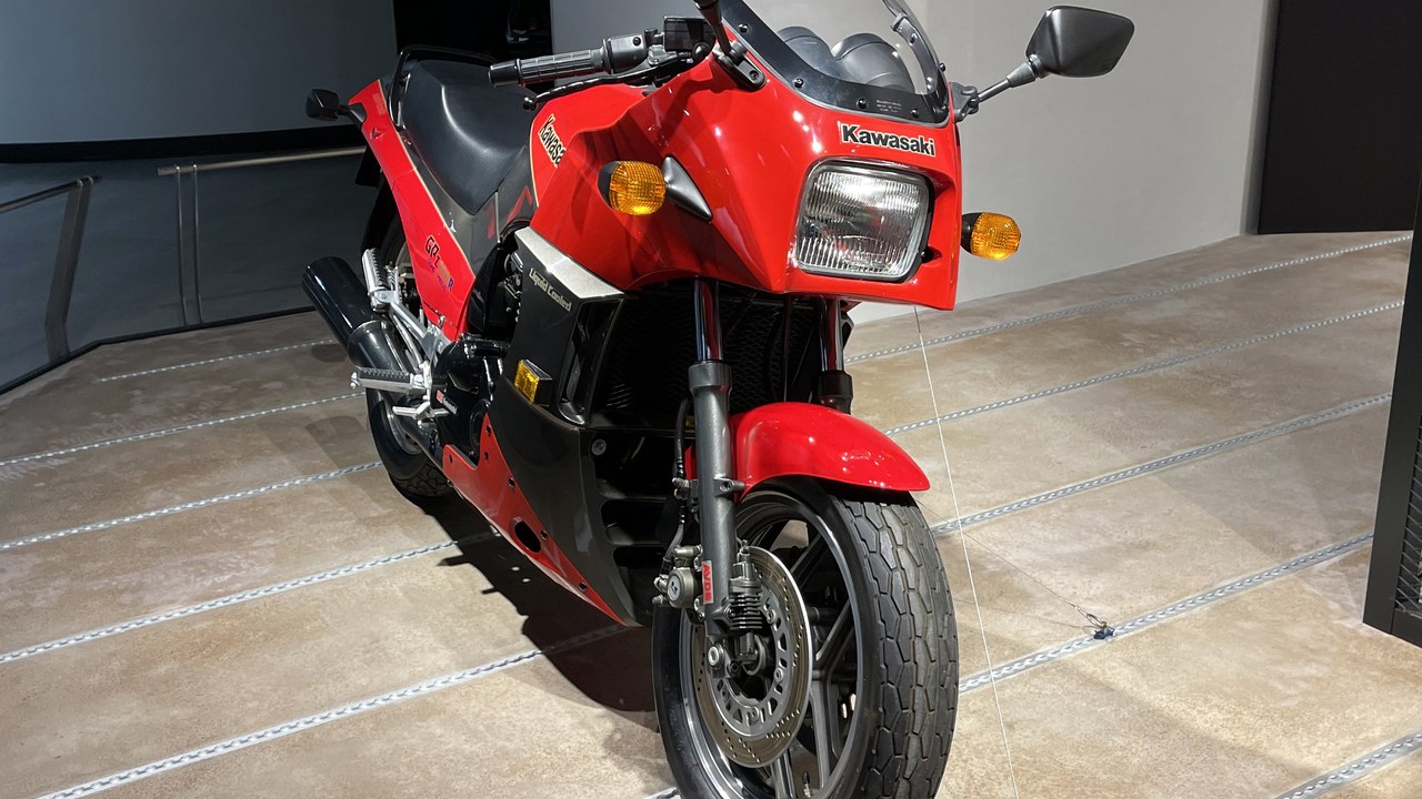 Kawasaki GPZ900R Ninja — Image Credit: Tokumeigakarinoaoshima - CC BY-SA 4.0/Wiki Commons