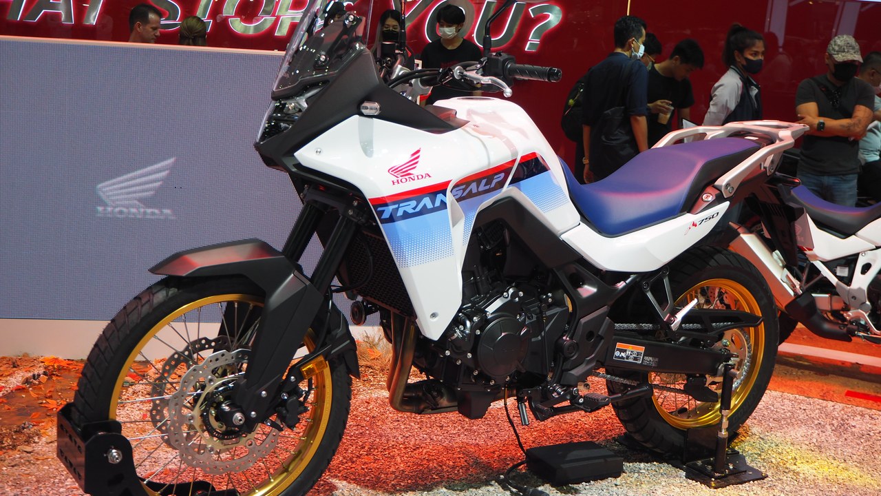 Honda Transalp E-Clutch — Image Credit: Chanokchon - CC BY-SA 4.0/Wiki Commons