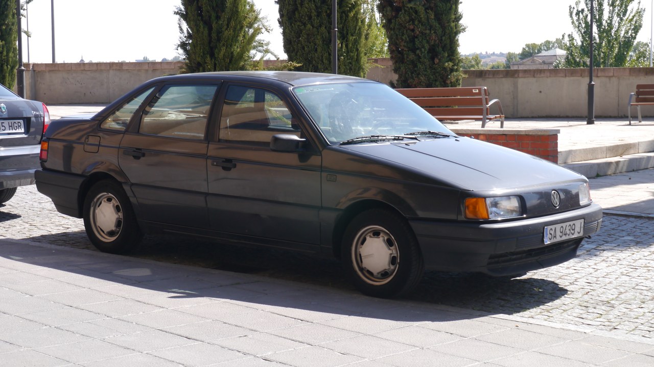 Volkswagen Passat — Image Credit: TuRbO_J from Adelaide, Australia - CC BY 2.0/Wiki Commons