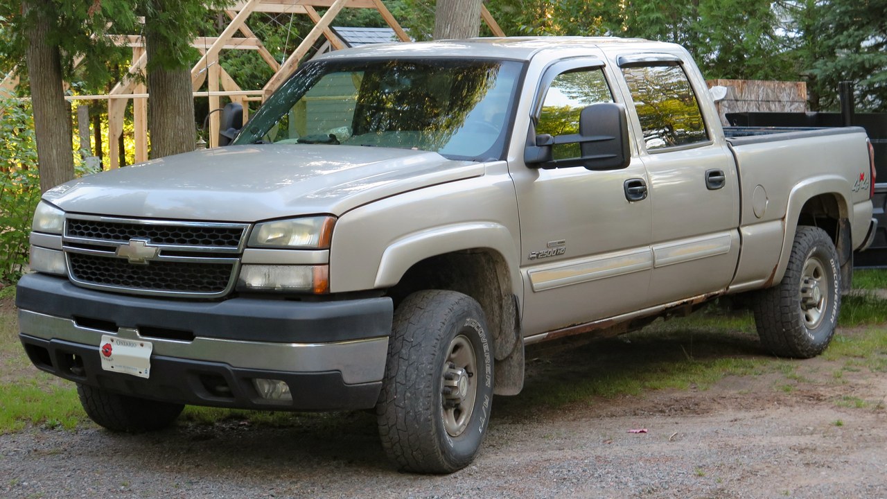 Chevrolet Silverado 2500HD (2006-2007, LBZ Duramax) — Image Credit: Elise240SX - CC BY-SA 4.0/Wiki Commons