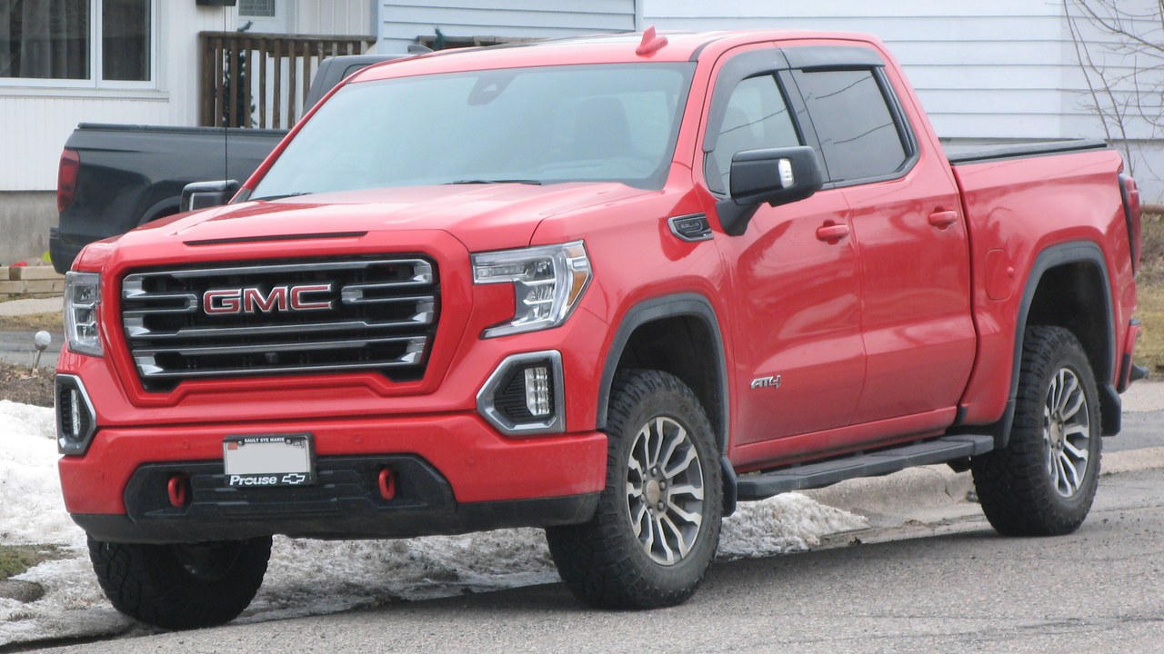 GMC Sierra 1500 (3.0L Duramax I6) — Image Credit: SsmIntrigue - CC BY-SA 4.0/Wiki Commons