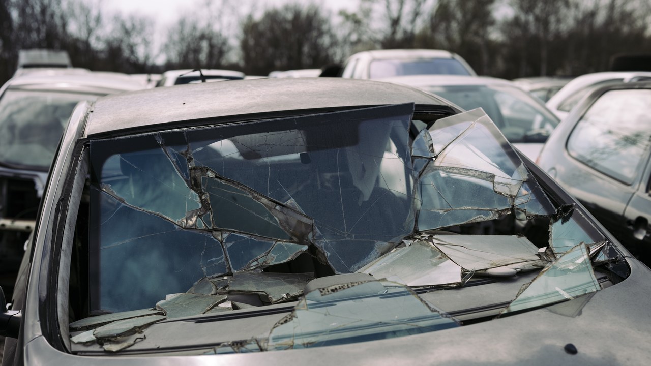 Windshield — Image Credit: Shixart1985 - CC BY 2.0/Wiki Commons