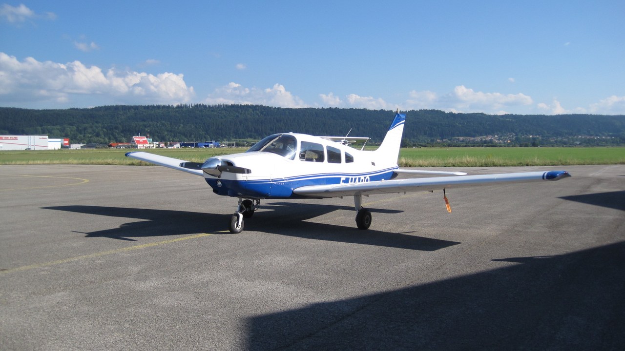 Piper PA-28 — Image Credit: Arnaud 25 - CC BY-SA 3.0/Wiki Commons