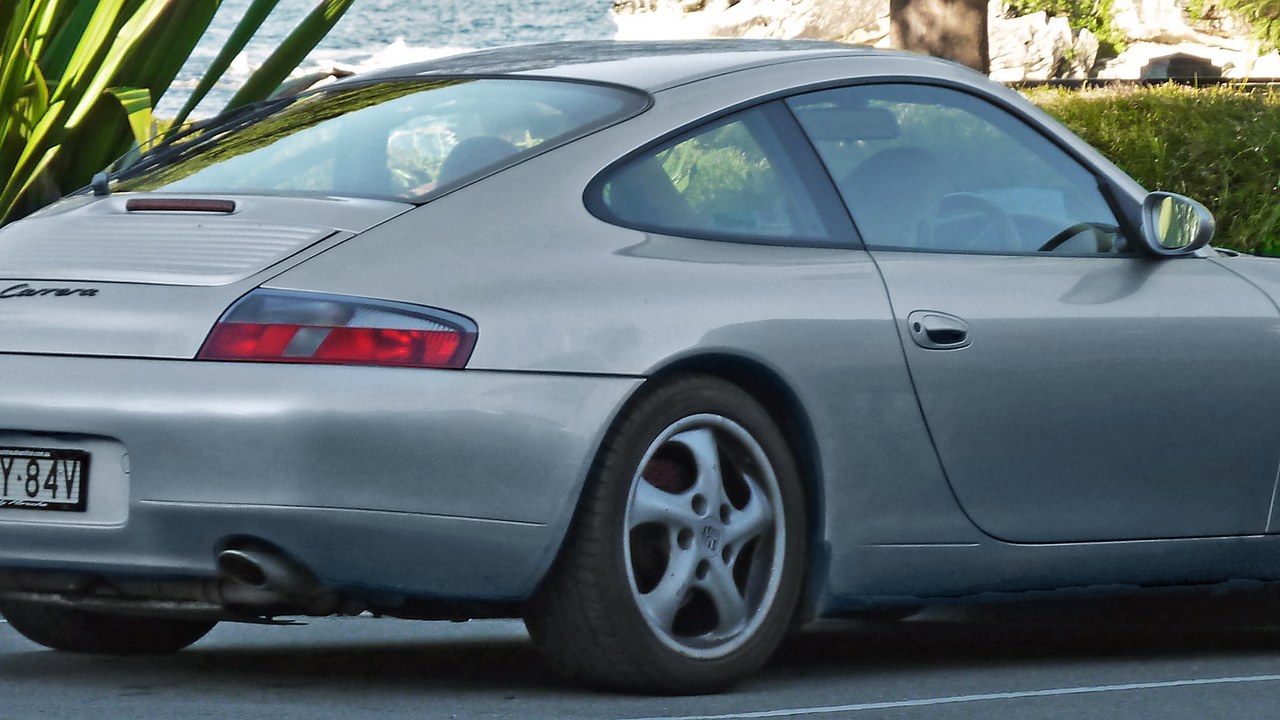 Porsche 911 Carrera (996) — Image Credit: OSX - Public domain/Wiki Commons