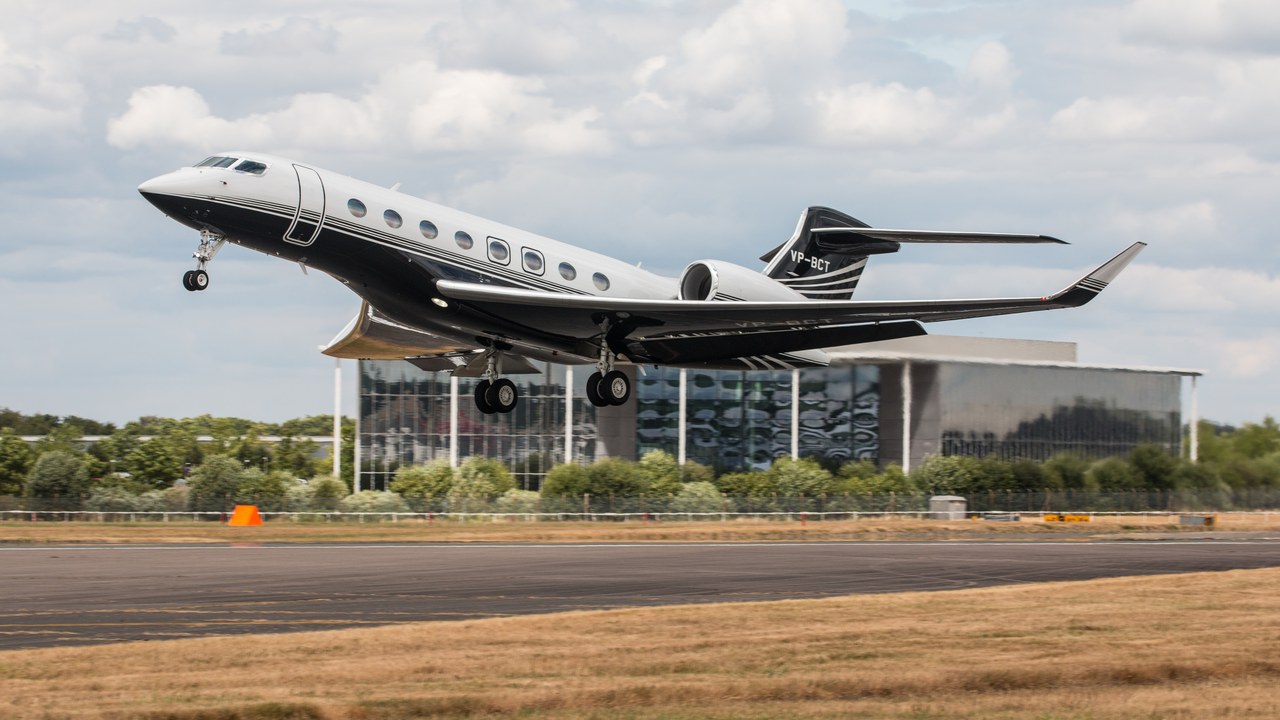 Gulfstream G700 — Image Credit: Steve Lynes from Sandshurst, United Kingdom - CC BY 2.0/Wiki Commons